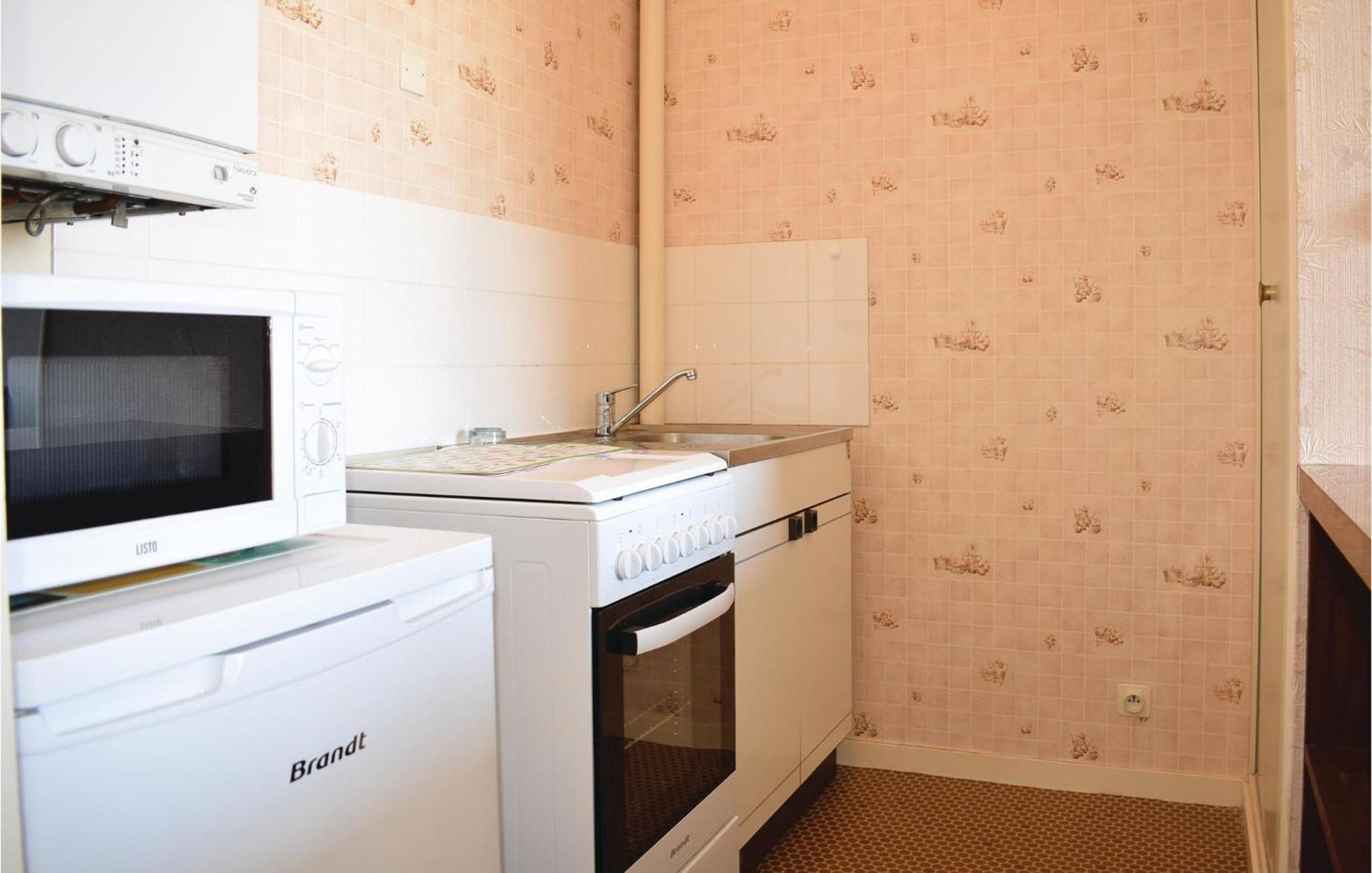 1 Bedroom Nice Apartment In Grandcamp Maisy Grandcamp-Maisy Exterior foto