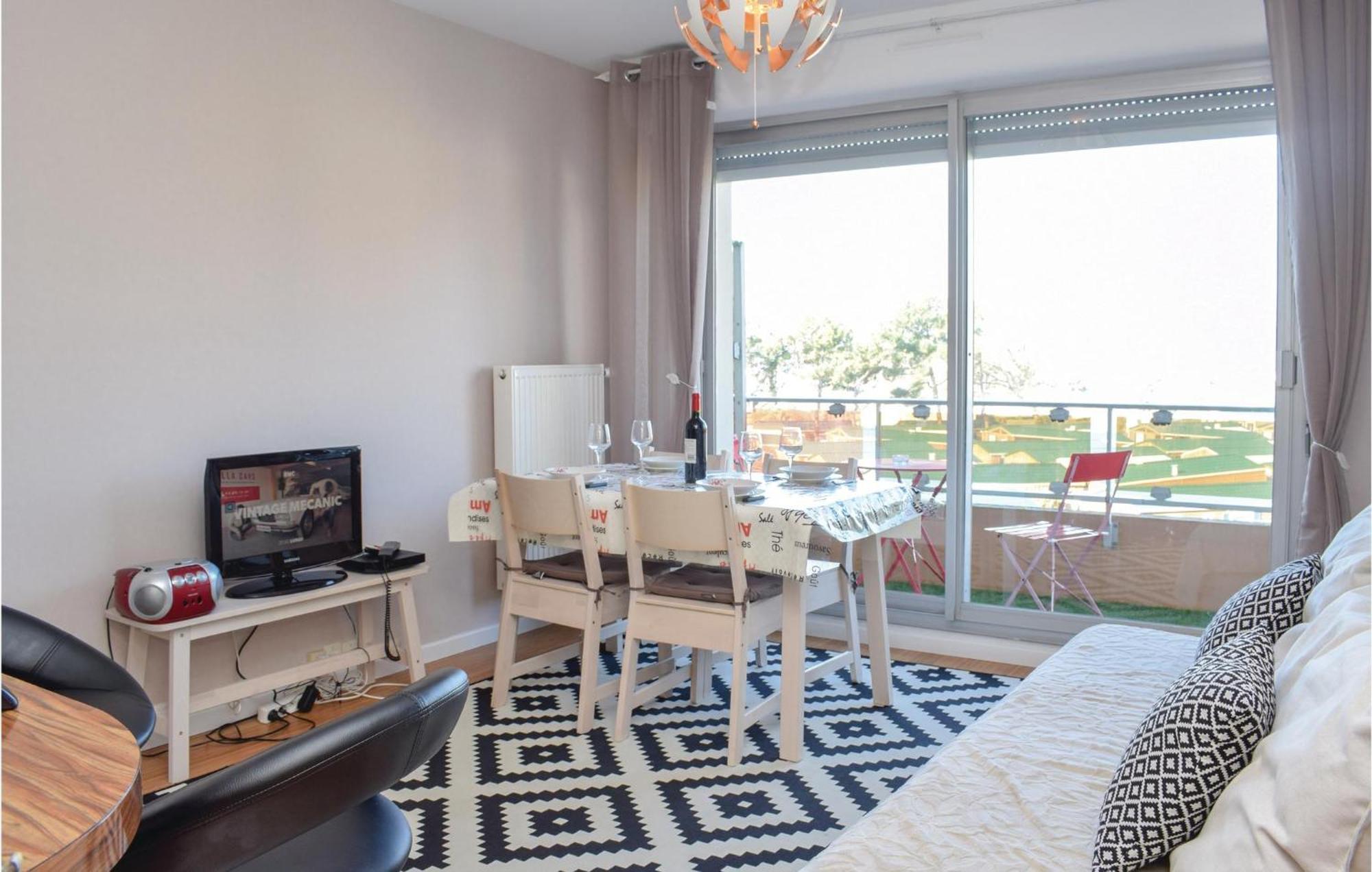 1 Bedroom Nice Apartment In Grandcamp Maisy Grandcamp-Maisy Exterior foto